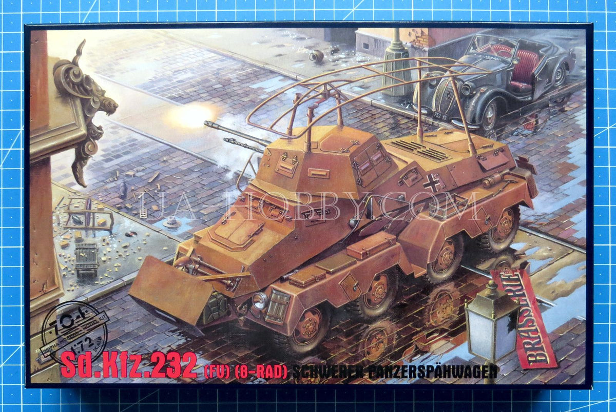 1/72 Sd.Kfz. 232 schwerer Panzerspähwagen (Fu) (8 Rad). Roden 704