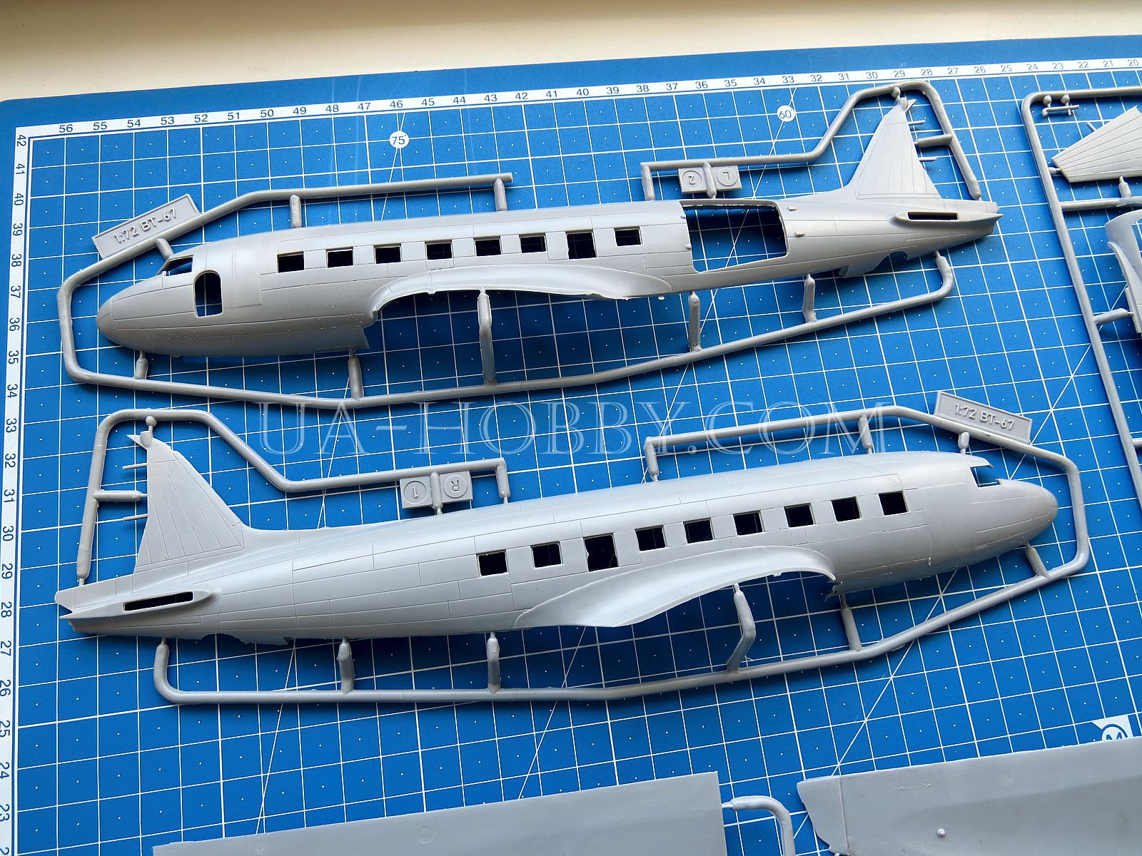 MDVAAM72046 1:72 Modelsvit A&A Models Douglas DC-3 Conroy Tri Turbo Three