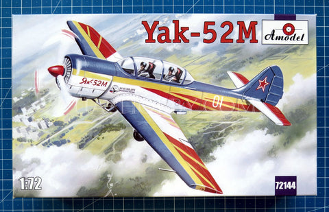 1/72 Yak-52M. Amodel 72144