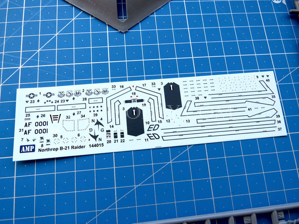 1/144 Northrop Grumman B-21 Raider. AMP 144015