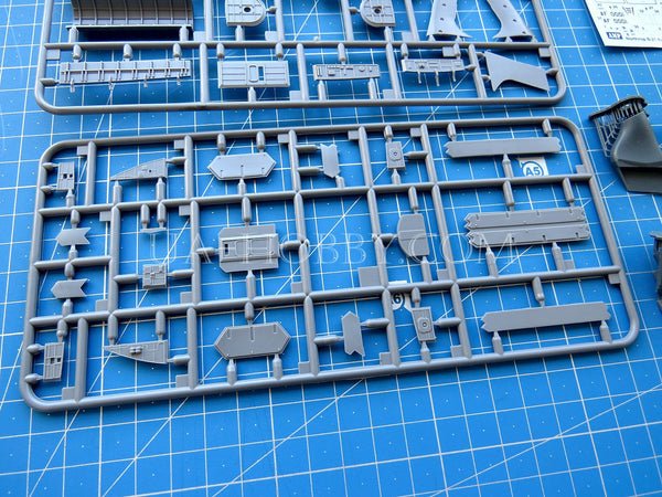 1/144 Northrop Grumman B-21 Raider. AMP 144015