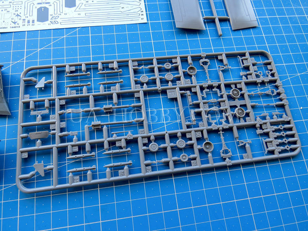 1/144 Northrop Grumman B-21 Raider. AMP 144015