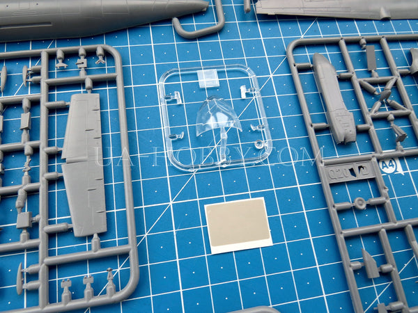 1/144 Bombardier RO-6A. AMP 144016