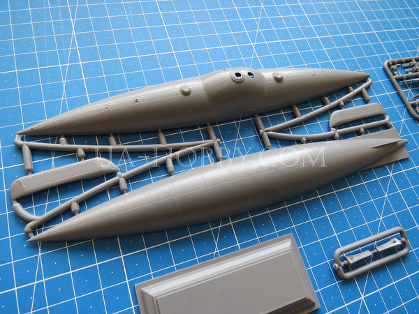 1/144 Nordenfelt-II Steam-powered Submarine. MikroMir 144-040