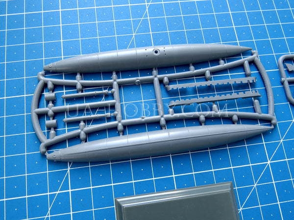 1/144 Gymnote Q1 1889 all-electric submarine. MikroMir 144-043