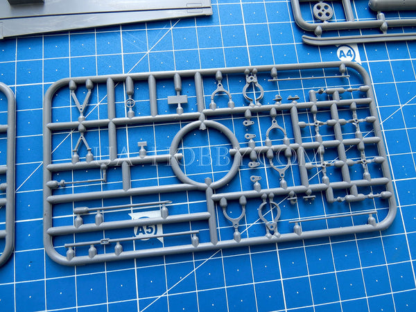 1/72 Royal Navy of Italy Grillo-class torpedo boat. MikroMir 72-028