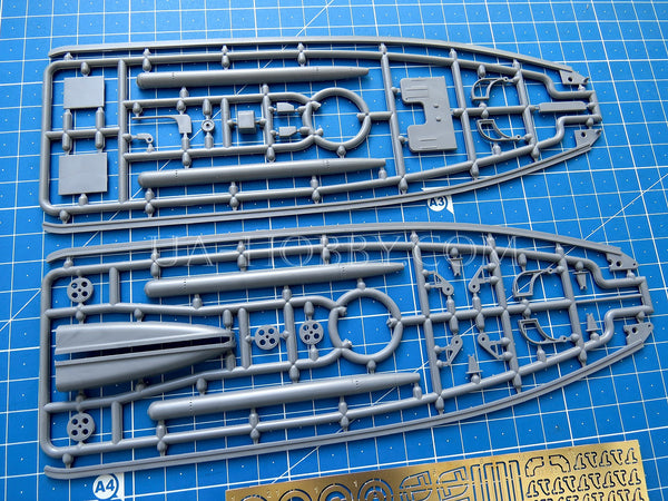 1/72 Royal Navy of Italy Grillo-class torpedo boat. MikroMir 72-028