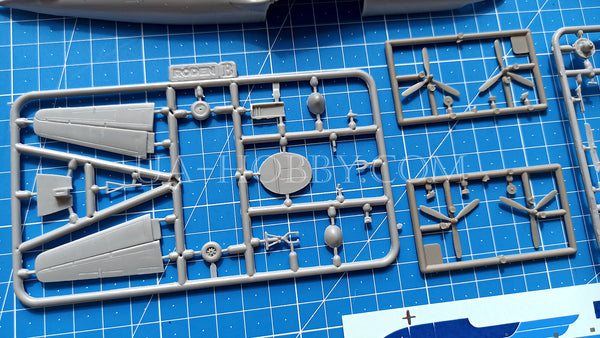 1/144 Douglas VC-118 "The Independence". Roden 307