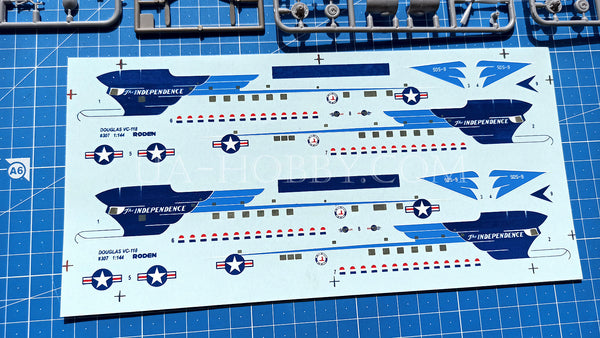 1/144 Douglas VC-118 "The Independence". Roden 307