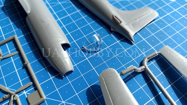 1/144 Douglas VC-118 "The Independence". Roden 307