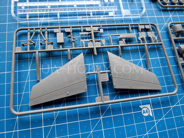 1/144 Boeing 707–321. Roden 338