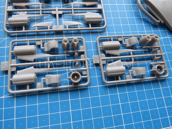 1/144 Boeing 707–321. Roden 338