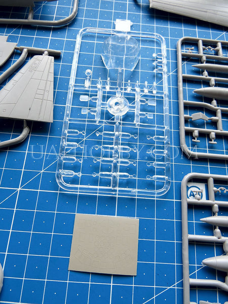 1/144 EC-130Q atmosphere research airplane. SOVA-M SVM-14007