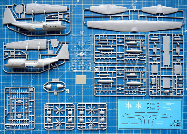 1/144 EC-130Q atmosphere research airplane. SOVA-M SVM-14007