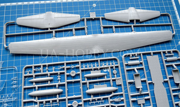 1/144 EC-130Q atmosphere research airplane. SOVA-M SVM-14007