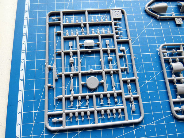 1/144 EC-130Q atmosphere research airplane. SOVA-M SVM-14007