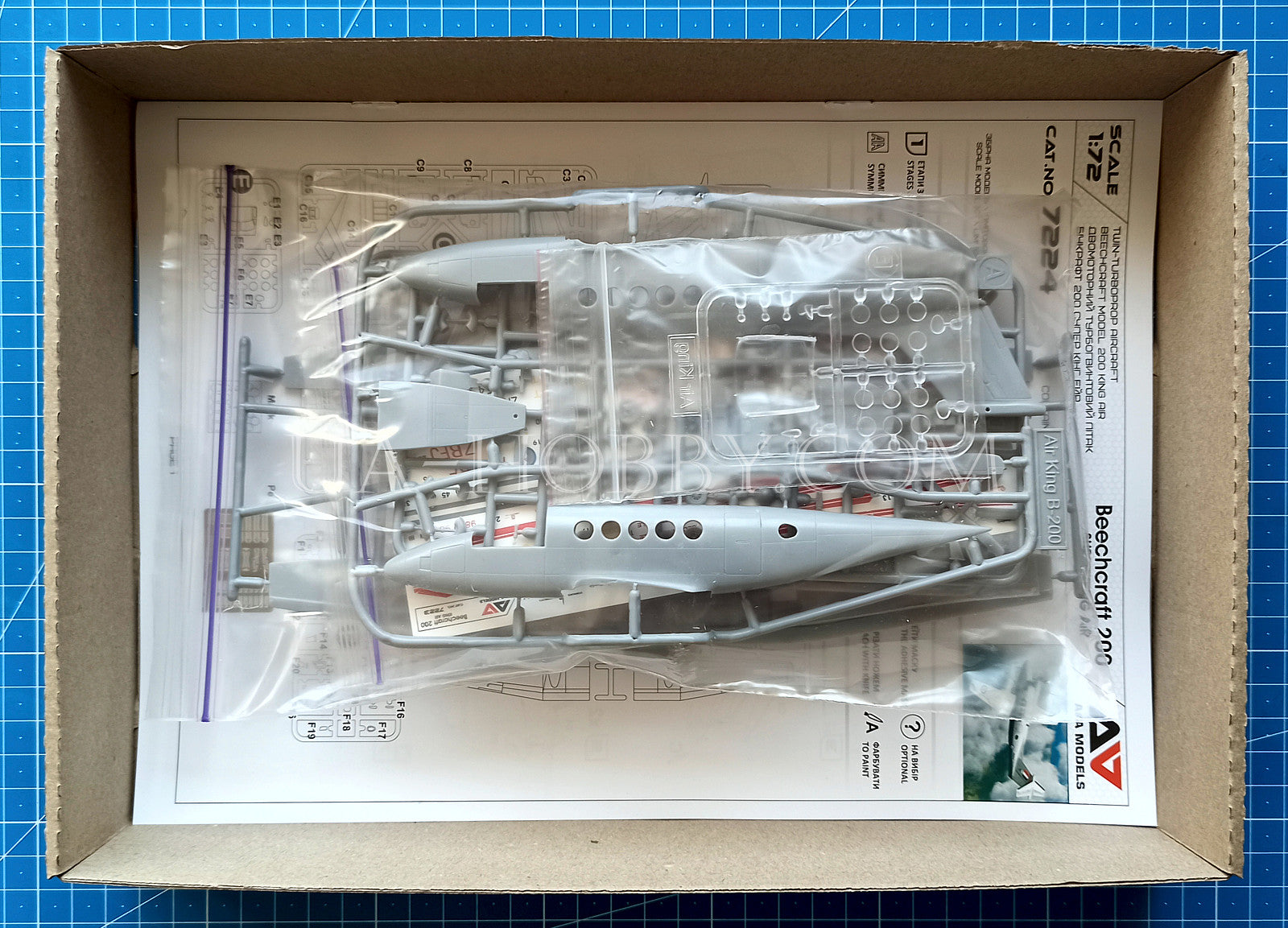 Kit Maquette Avion Beechcraft C-12 Huron - Échelle 1/72 - A&A - 4 Décorations