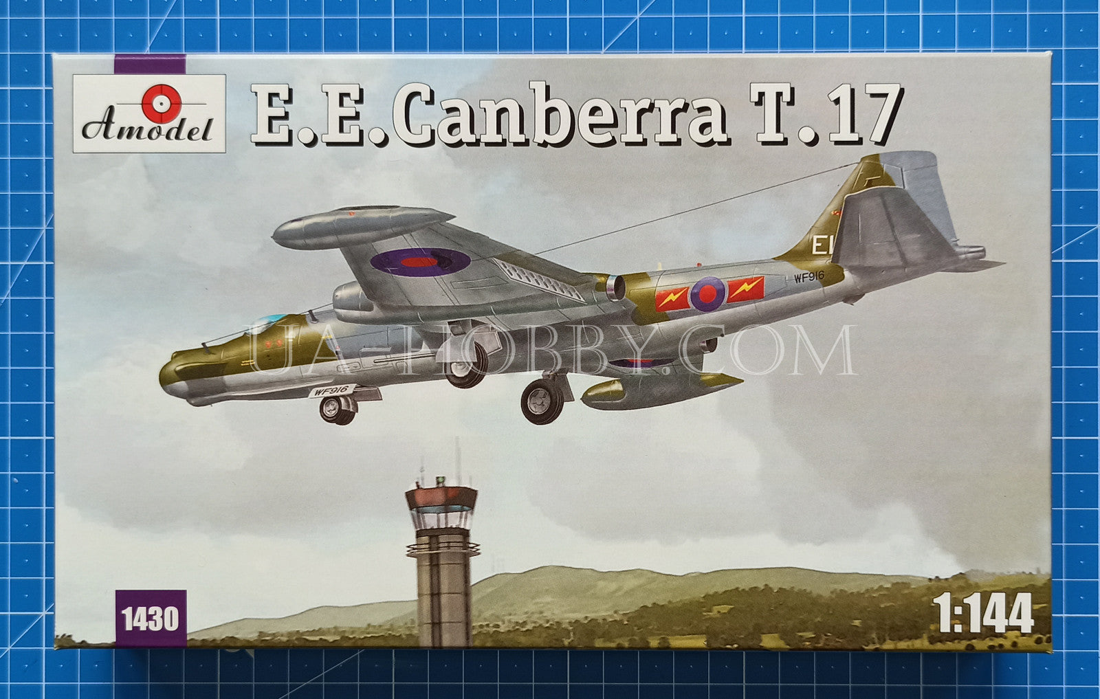 1/144 E.E. Canberra T.17. Amodel 1430