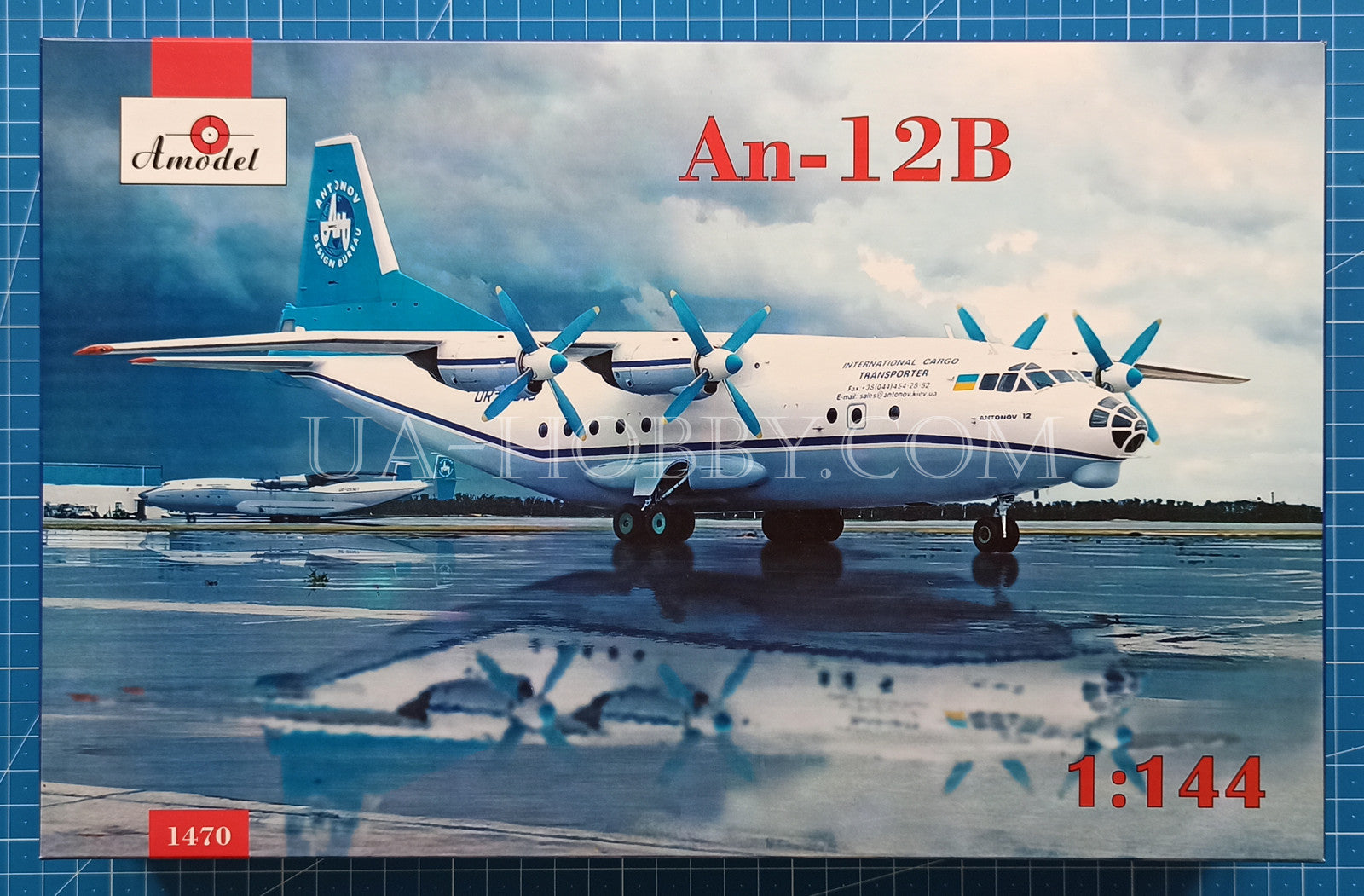 1/144 An-12B Antonov Airliners & Phoenix Avia. Amodel 1470