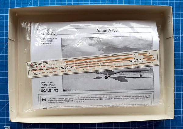 1/72 Adam A-700. Amodel 72370