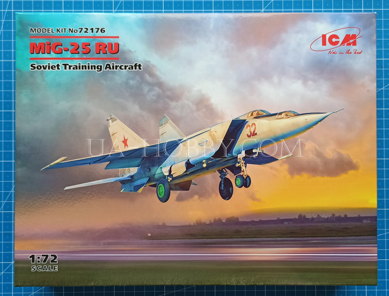 1/72 MiG-25RU. ICM 72176