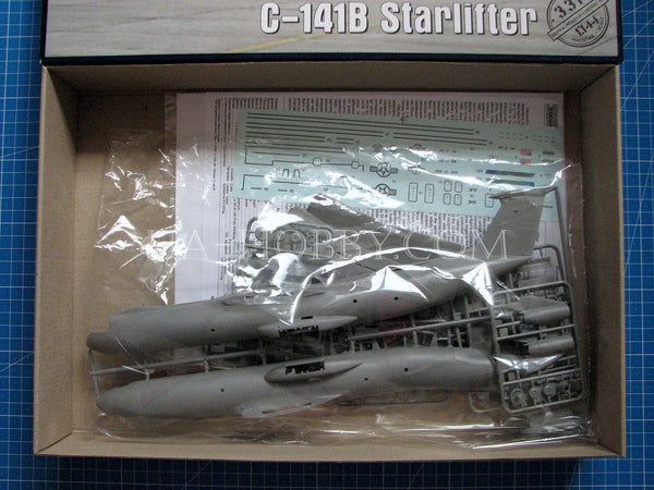 1/144 C-141B Starlifter. Roden 331