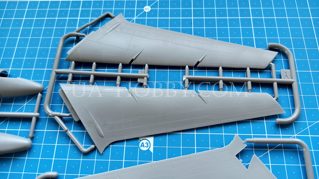 1/144 Roden 349 Boeing RC-135V/W Rivet Joint 1/144 Roden 349 Boeing RC-135V/W Rivet Joint